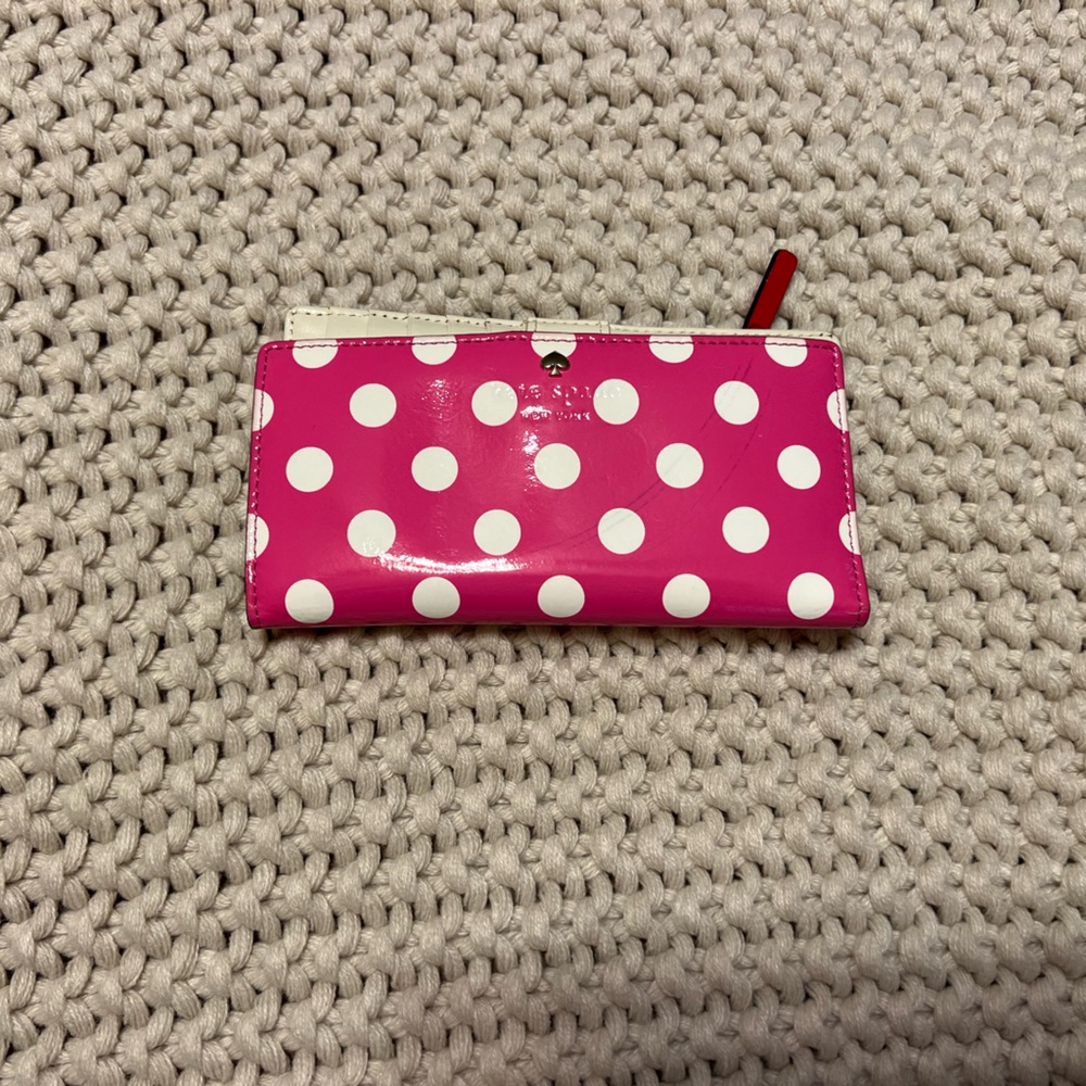 Kate Spade bifold Lacey Carlyle